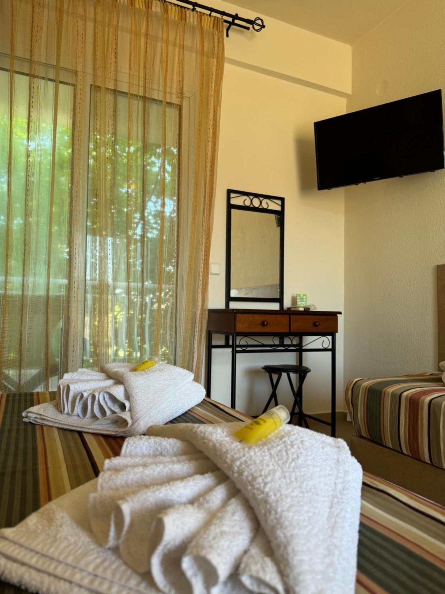 Dafnes Rooms Fourka Esterno foto
