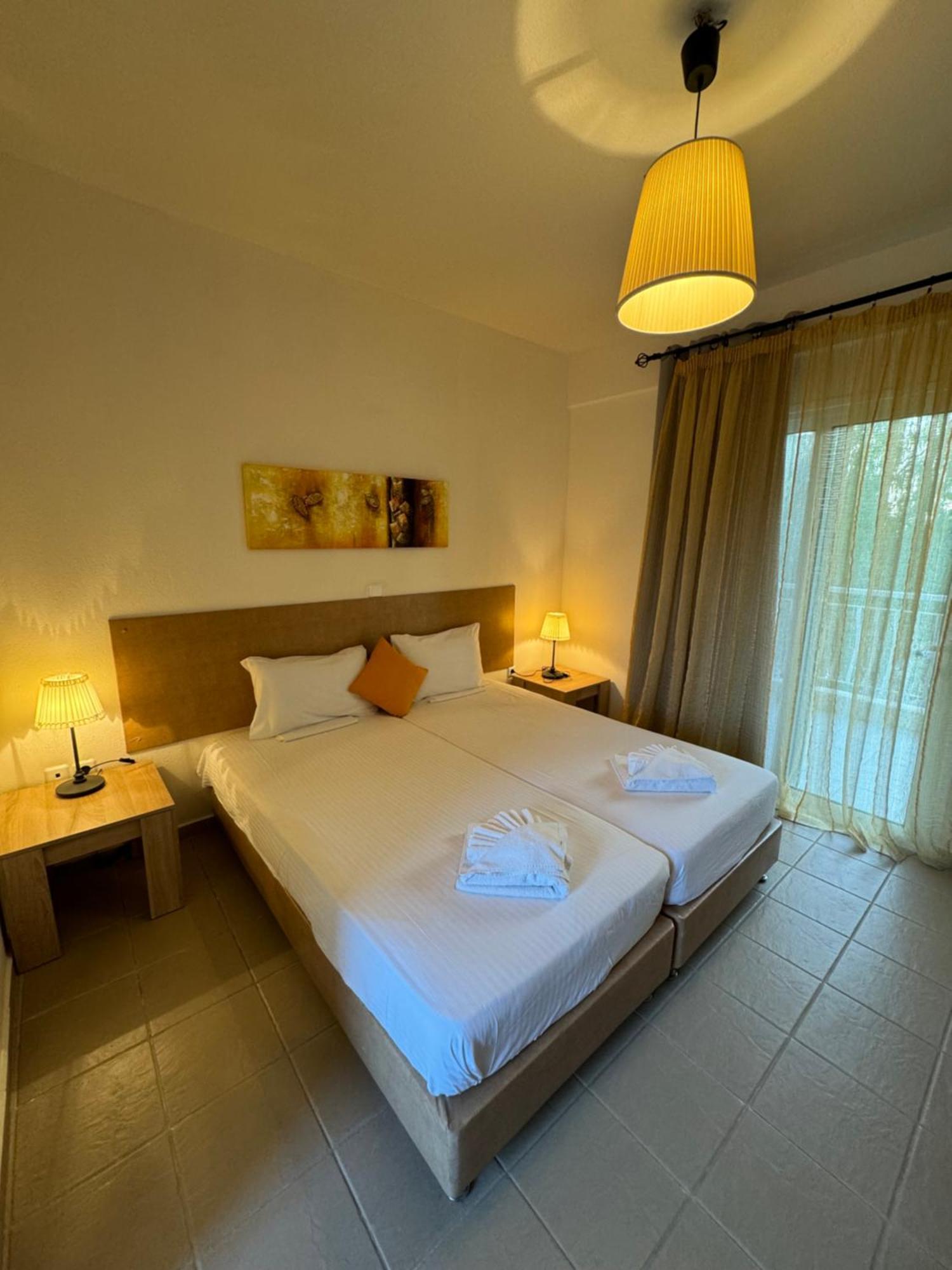 Dafnes Rooms Fourka Esterno foto