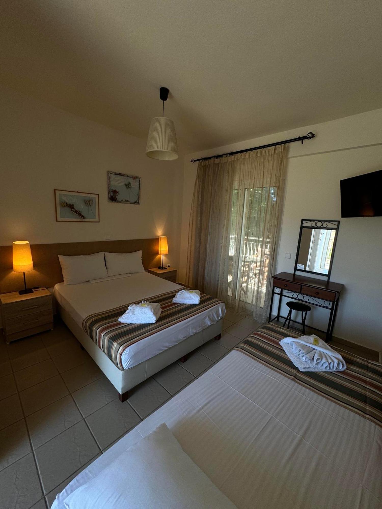 Dafnes Rooms Fourka Camera foto