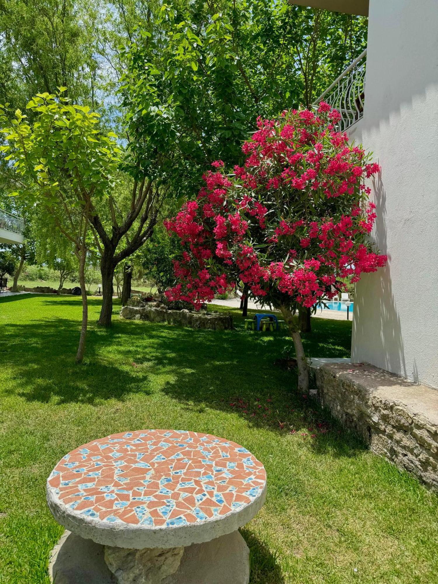 Dafnes Rooms Fourka Esterno foto